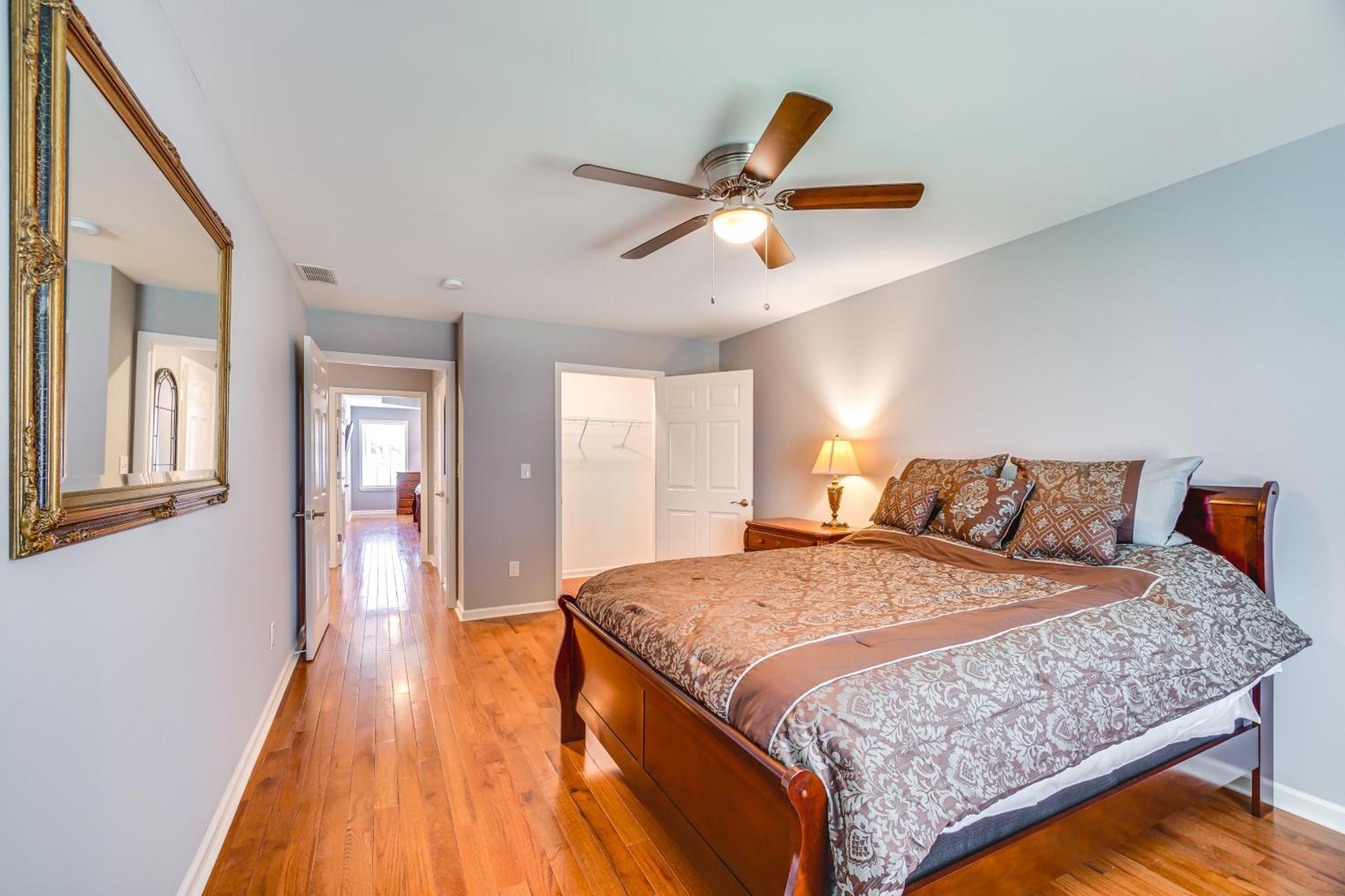 Holiday home Retreat With Deck About 11 Mi To Downtown!