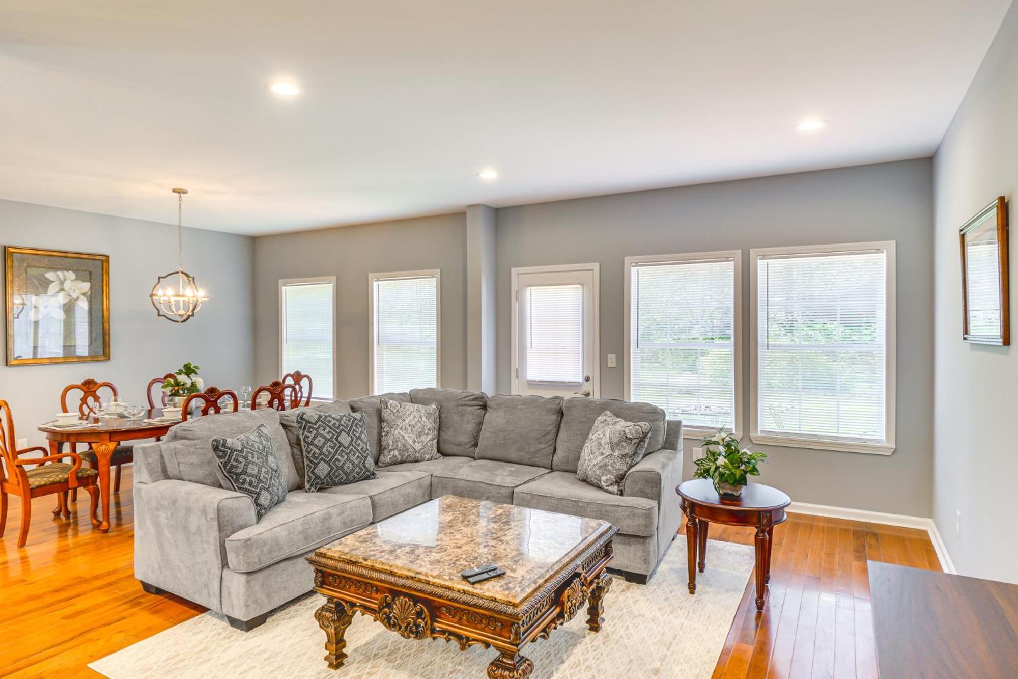 Retreat With Deck About 11 Mi To Downtown! Louisville